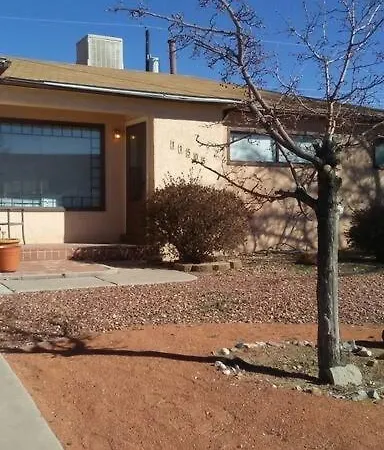 Northeast Heights Home On The Bike Path